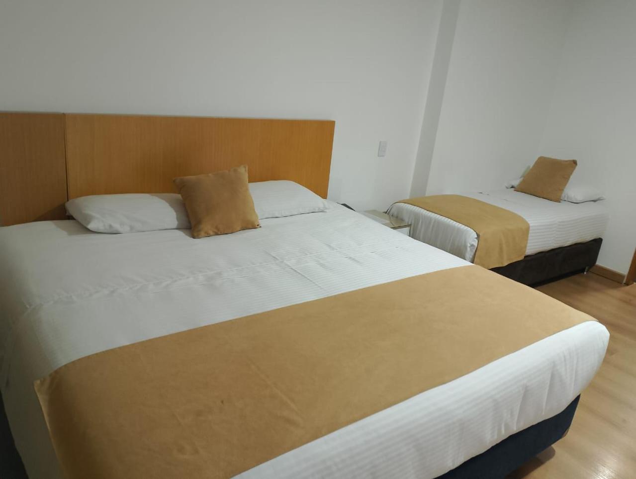 Hotel Dorado Ferial Bogotá Exteriör bild