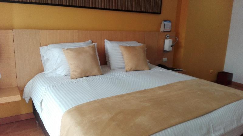 Hotel Dorado Ferial Bogotá Exteriör bild